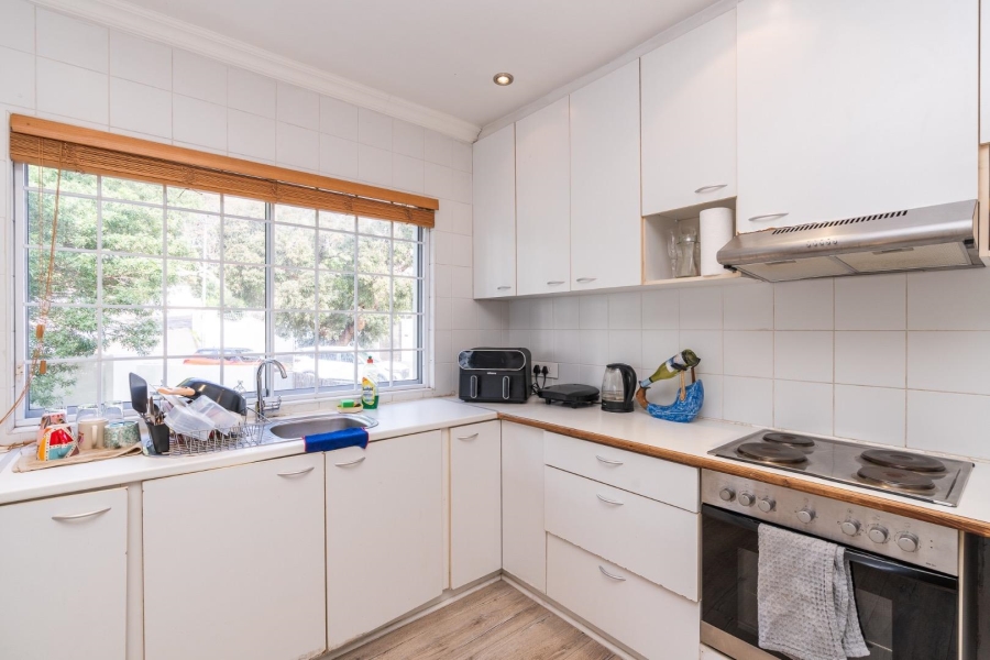 6 Bedroom Property for Sale in Vredehoek Western Cape